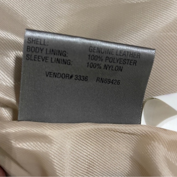 Wilsons Leather Womens Jacket Size L. Chic
Waist Strap - Picture 12 of 13